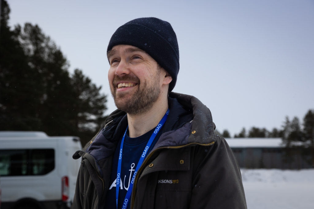 Kuvassa OSAOn liikuntasuunnittelija Tuomas Tarkki.