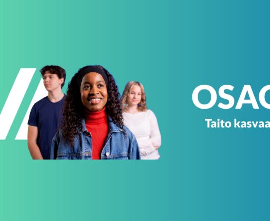 Kolme nuorta ryhmäkuvassa, sekä OSAOn logo ja teksti Taito kasvaa.